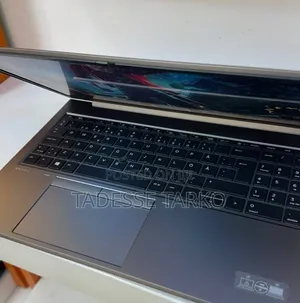 New Laptop HP ZBook Firefly G8 16GB Intel Core i7 SSD 512GB