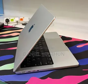 New Laptop Apple MacBook Pro 2021 M1 16GB Apple M1 Pro SSD 512GB