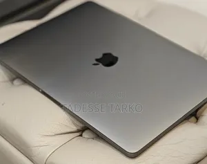 New Laptop Apple MacBook Pro 2019 16GB Intel Core i7 SSD 1T
