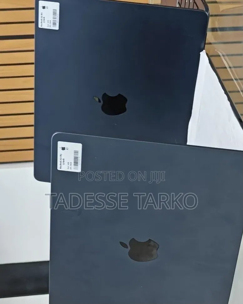 New Laptop Apple MacBook Air 2025 M4 16GB Apple M5 SSD 256GB