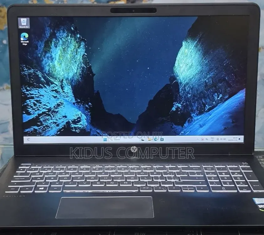 New Laptop HP Pavilion 15 16GB Intel Core i7 SSD 256GB
