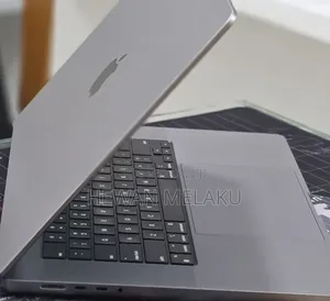 New Laptop Apple MacBook Pro 2022 M2 16GB Apple M2 SSD 512GB