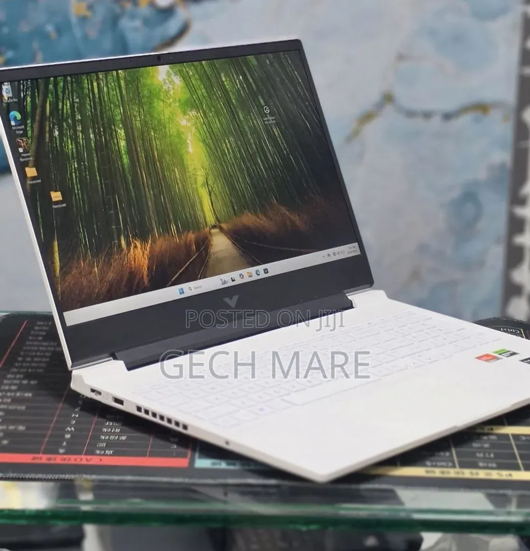 New Laptop HP Victus 15 16GB AMD Ryzen 7 SSD 1T