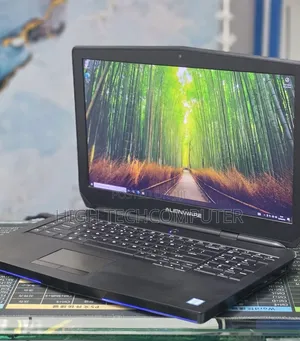 New Laptop Alienware M17x R2 8GB Intel Core i7 SSD 256GB