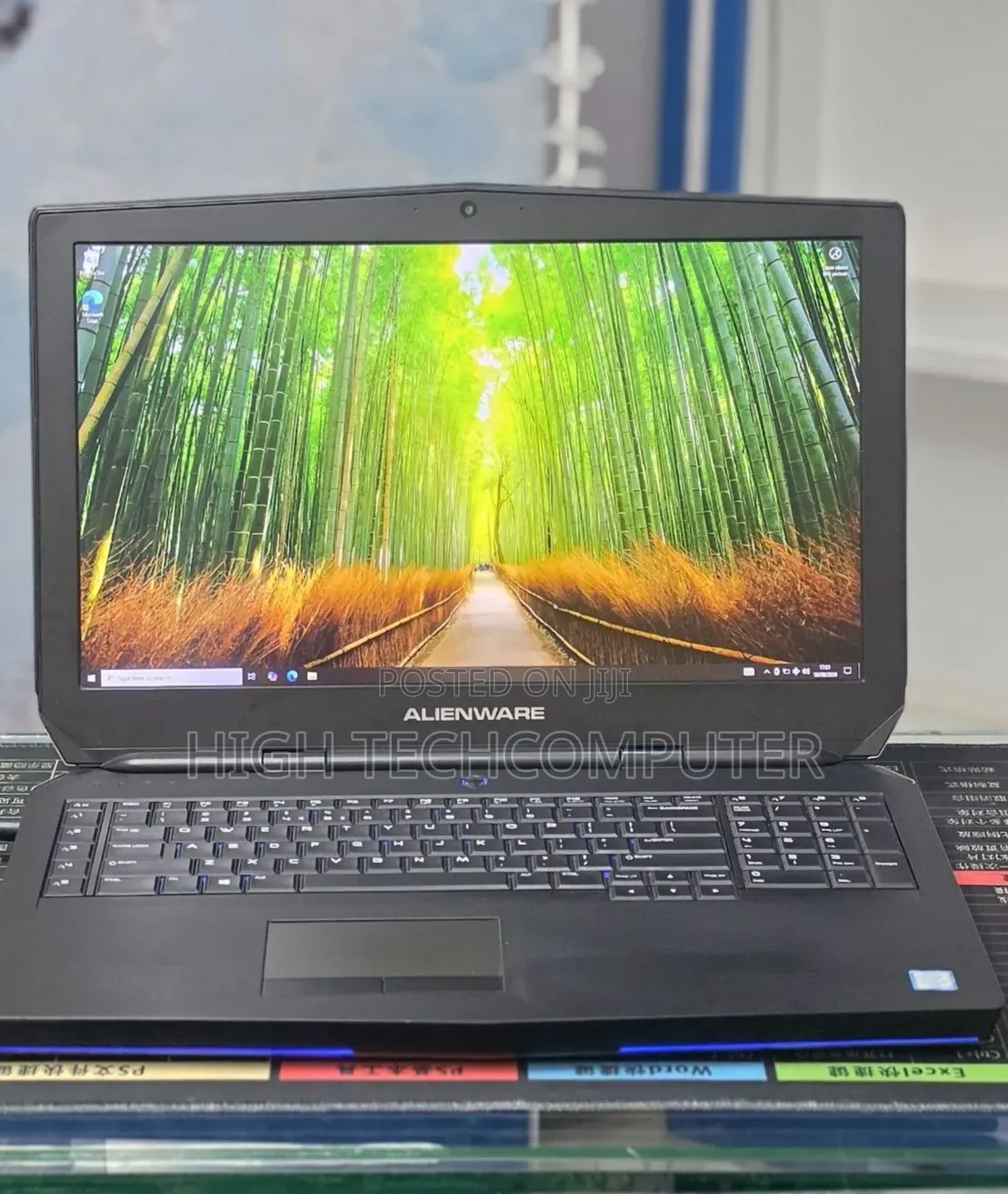 New Laptop Alienware M17x R2 8GB Intel Core i7 SSD 256GB