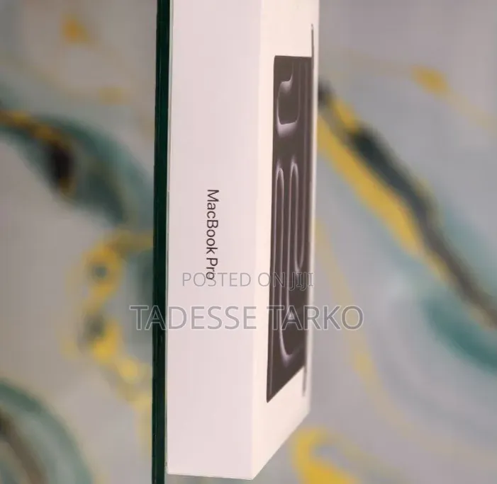 New Laptop Apple MacBook Pro 2025 M5 16GB Apple M5 Pro SSD 512GB