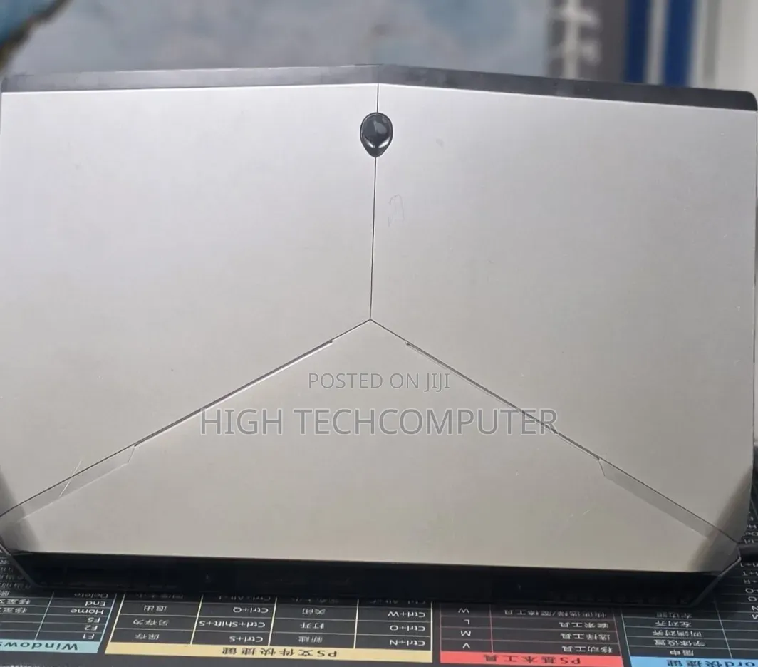 New Laptop Alienware M17x R2 8GB Intel Core i7 SSD 256GB