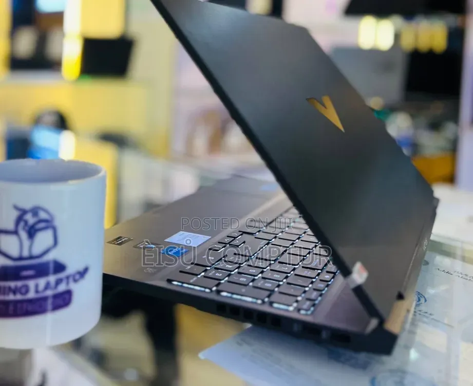 New Laptop HP Victus 15 16GB Intel Core i7 SSD 512GB