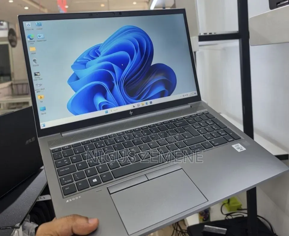 New Laptop HP ZBook 14 16GB Intel Core i7 SSD 512GB
