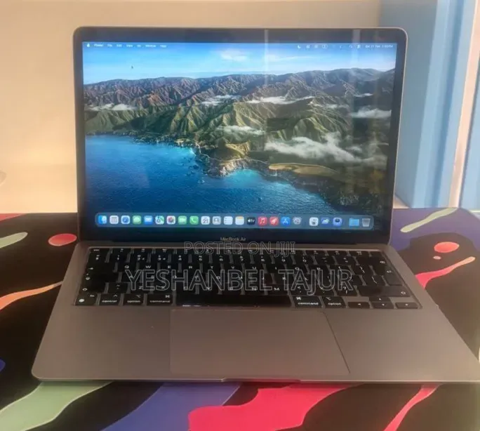 New Laptop Apple MacBook Air 2020 M1 8GB Apple M1 SSD 256GB
