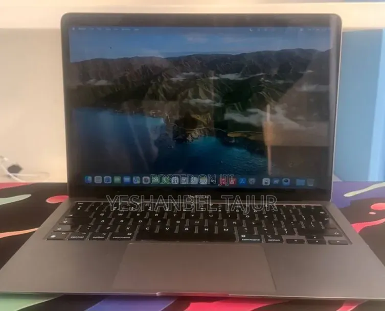New Laptop Apple MacBook Air 2020 M1 8GB Apple M1 SSD 256GB