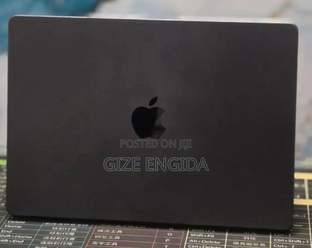 New Laptop Apple MacBook Pro 2024 M4 16GB Apple M4 SSD 512GB
