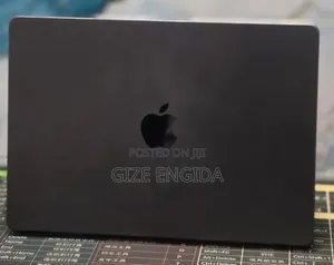 New Laptop Apple MacBook Pro 2024 M4 16GB Apple M4 SSD 512GB