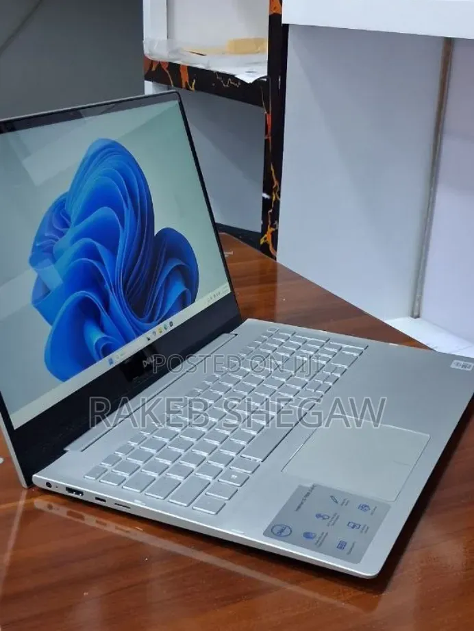 New Laptop Dell Inspiron 15 16GB Intel Core i5 SSD 256GB