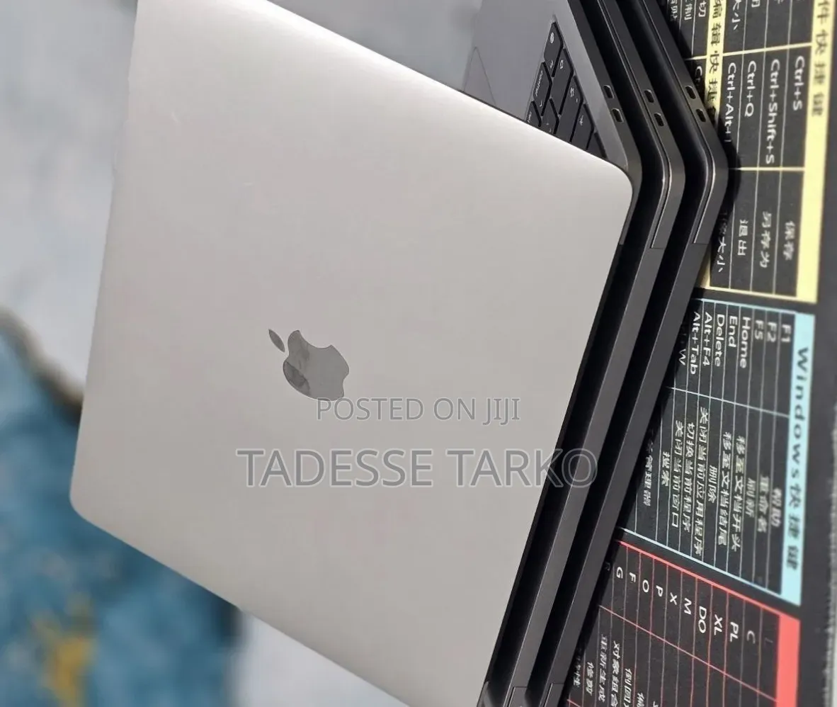 New Laptop Apple MacBook Pro 2020 8GB Apple M1 Pro SSD 512GB