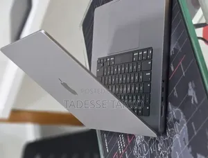 New Laptop Apple MacBook Pro 2023 M2 16GB Apple M2 SSD 512GB