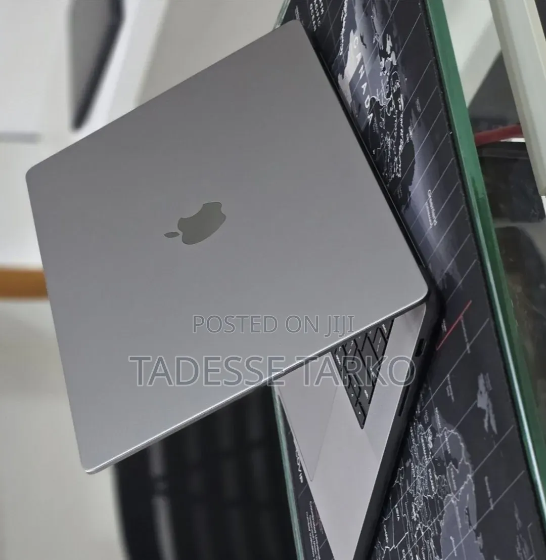 New Laptop Apple MacBook Pro 2023 M2 16GB Apple M2 SSD 512GB