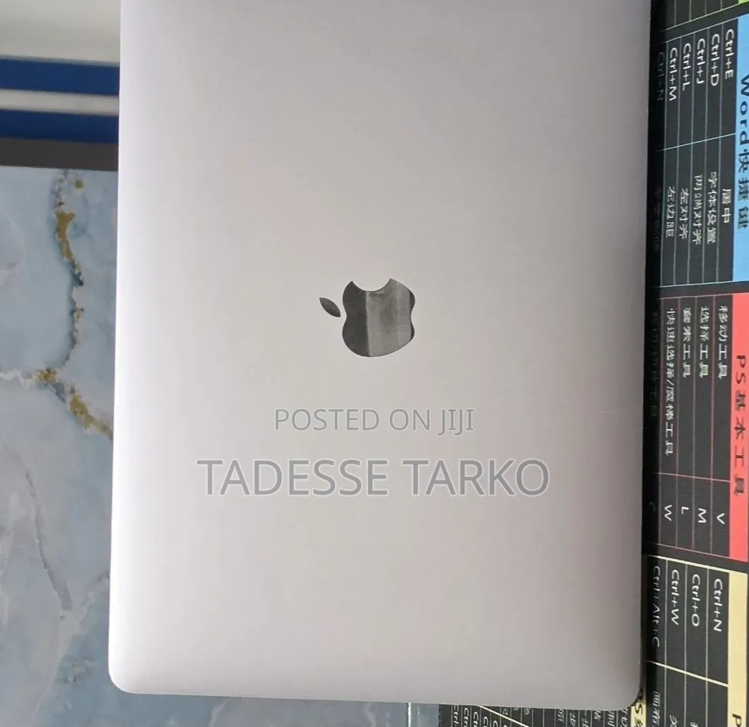 New Laptop Apple MacBook Pro 2022 M2 8GB Apple M2 SSD 256GB