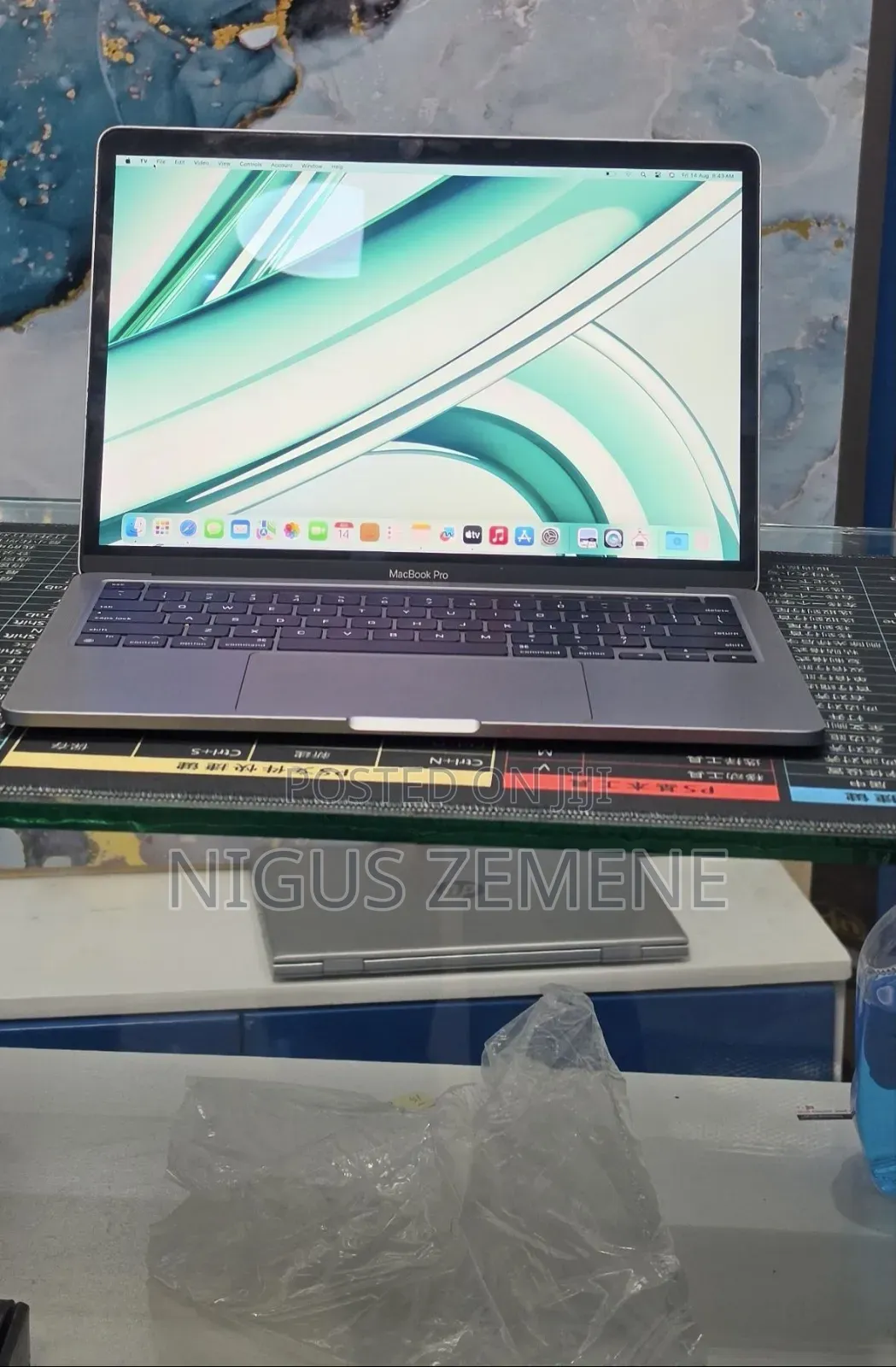 New Laptop Apple MacBook Air 2022 M2 8GB Intel Core i5 SSD 256GB