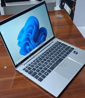 New Laptop HP Elitebook 830 G11 16GB Intel Core i5 SSD 512GB