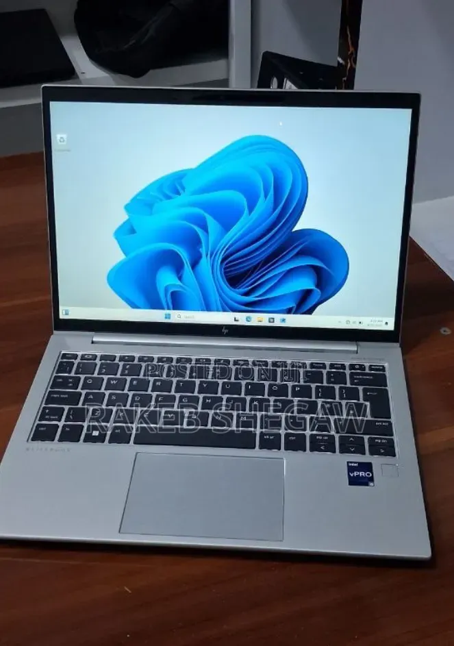 New Laptop HP Elitebook 830 G11 16GB Intel Core i5 SSD 512GB