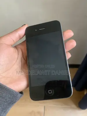 Apple iPhone 4 8 GB Black