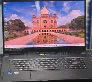 New Laptop MSI Creator 17 B11UG-415 32GB Intel Core i7 SSD 1T