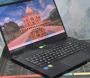 New Laptop MSI Creator 17 B11UG-415 32GB Intel Core i7 SSD 1T