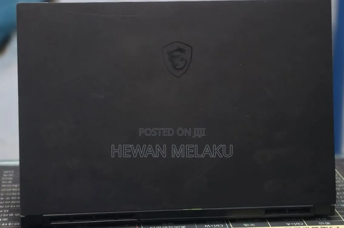 New Laptop MSI Creator 17 B11UG-415 32GB Intel Core i7 SSD 1T