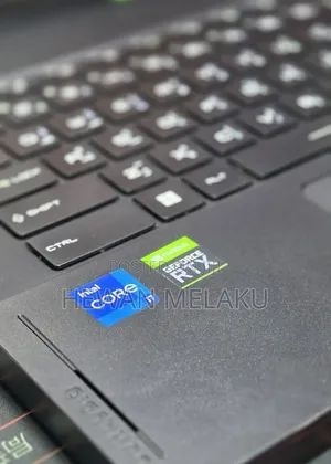 New Laptop MSI Creator 17 B11UG-415 32GB Intel Core i7 SSD 1T