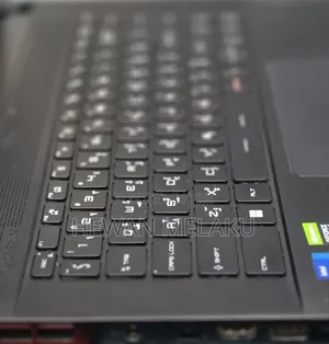 New Laptop MSI Creator 17 B11UG-415 32GB Intel Core i7 SSD 1T