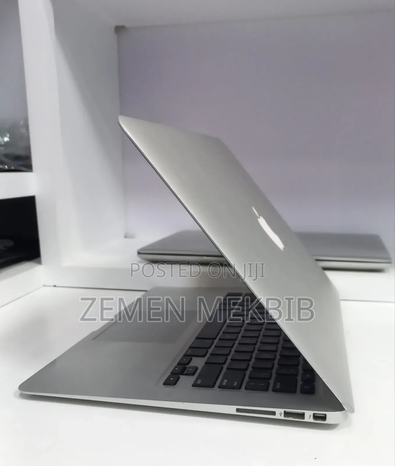 New Laptop Apple MacBook Air 2017 8GB Intel Core i7 SSD 128GB