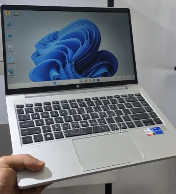 New Laptop HP EliteBook 640 G10 16GB Intel Core i7 SSD 512GB