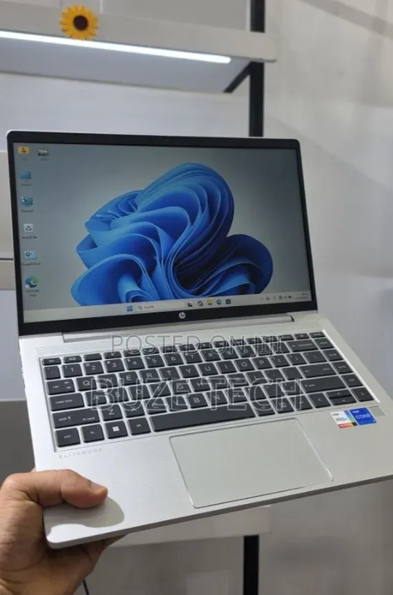 New Laptop HP EliteBook 640 G10 16GB Intel Core i7 SSD 512GB