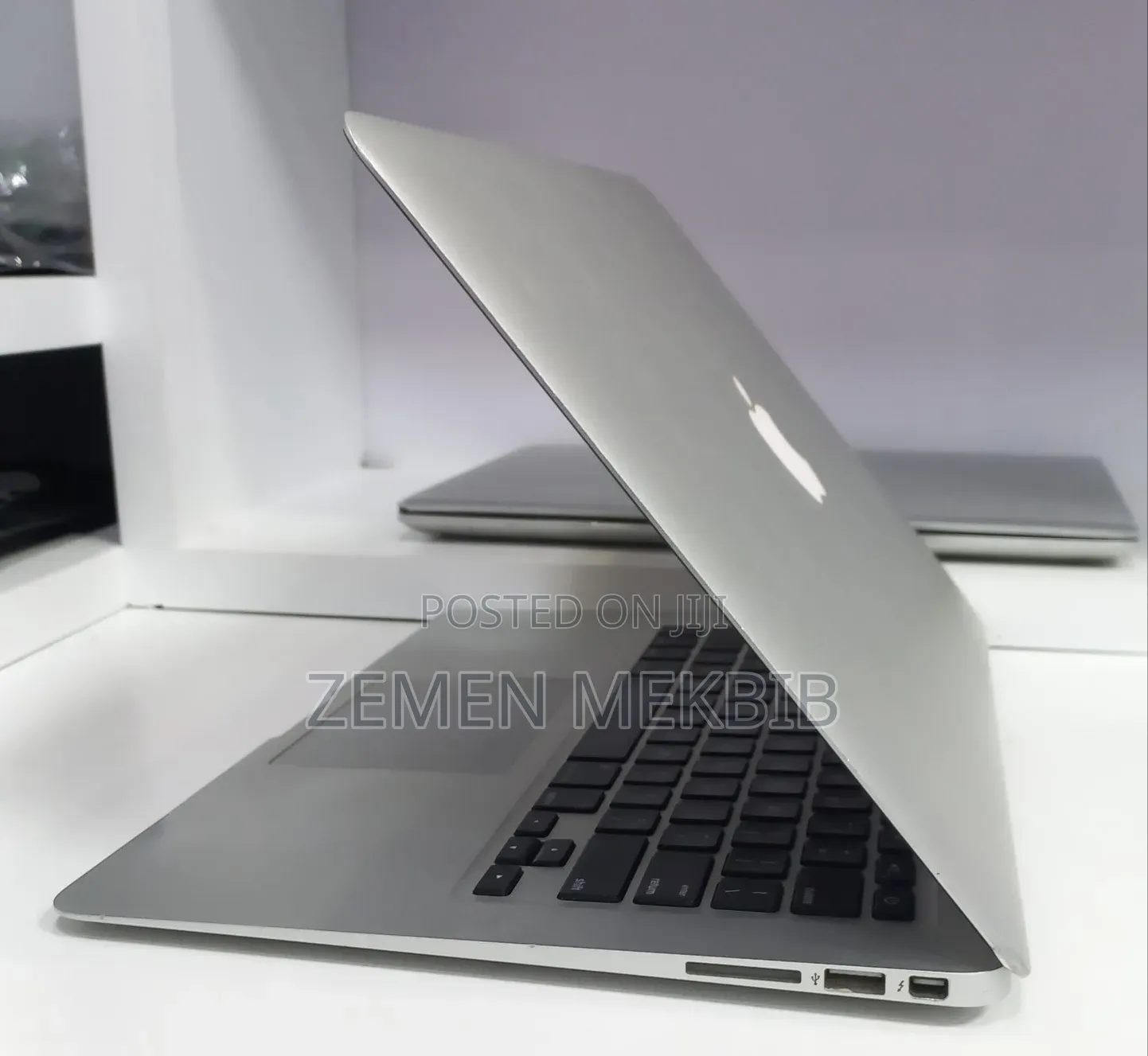 New Laptop Apple MacBook Air 2017 8GB Intel Core i7 SSD 128GB