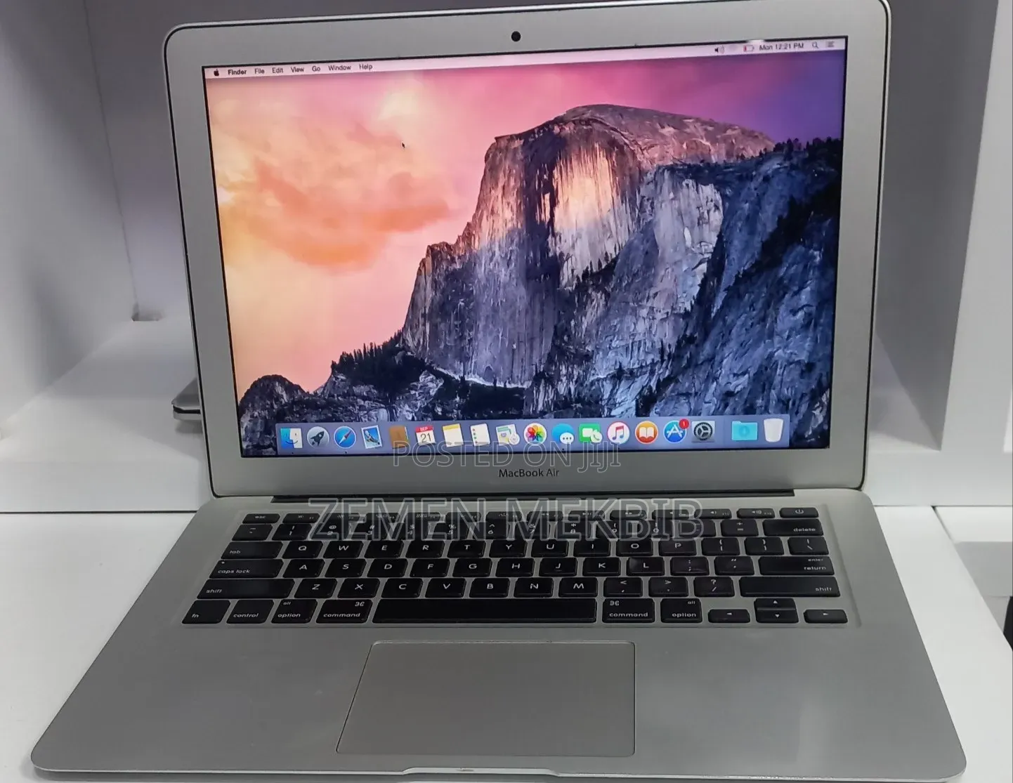 New Laptop Apple MacBook Air 2017 8GB Intel Core i7 SSD 128GB