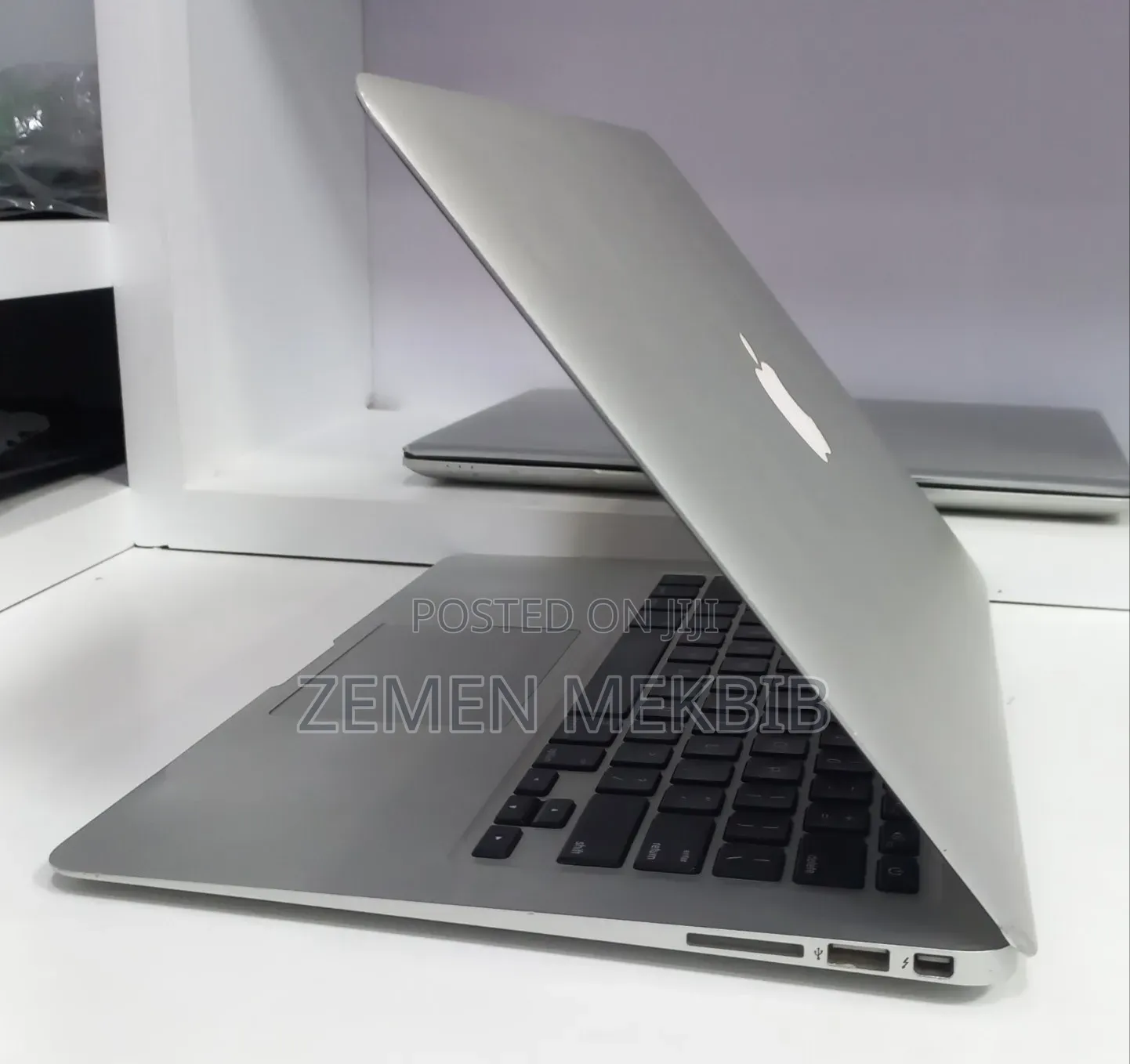 New Laptop Apple MacBook Air 2017 8GB Intel Core i7 SSD 128GB