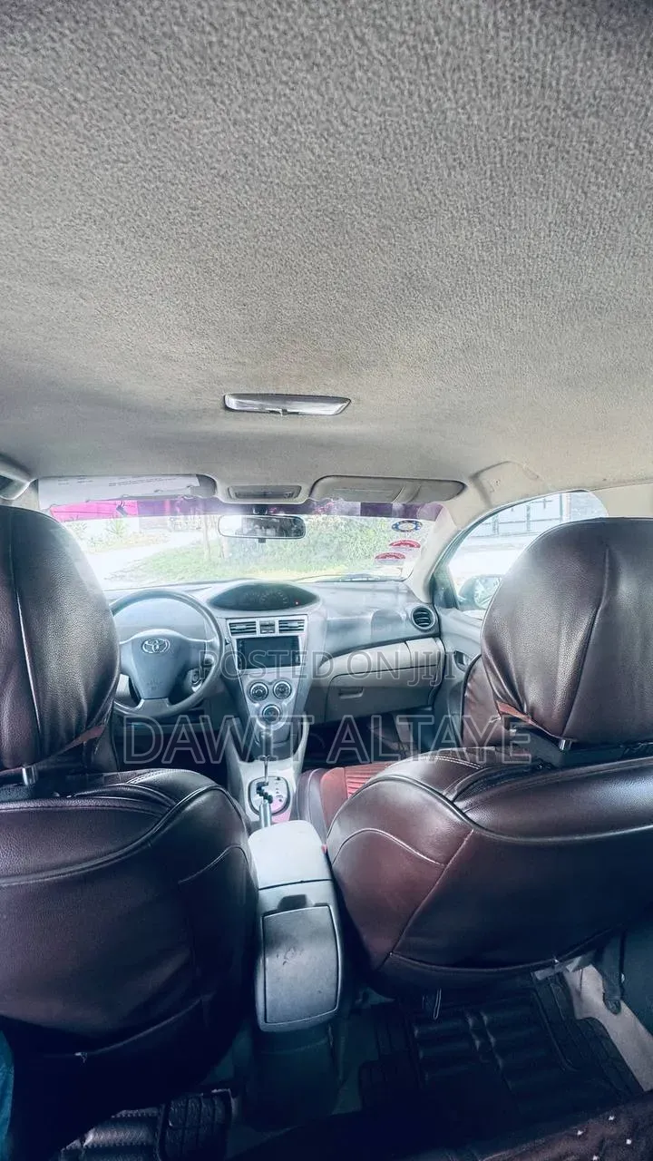 Toyota Yaris 2010 Blue