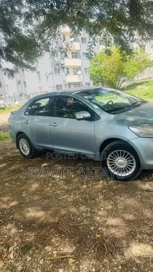 Toyota Yaris 2010 Blue