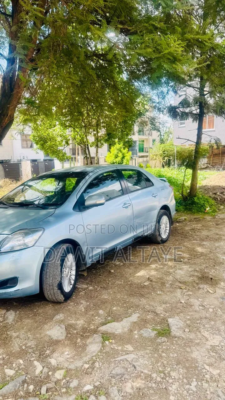 Toyota Yaris 2010 Blue