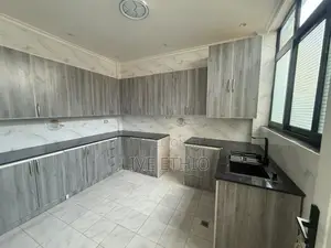 7bdrm House in Yeka for rent