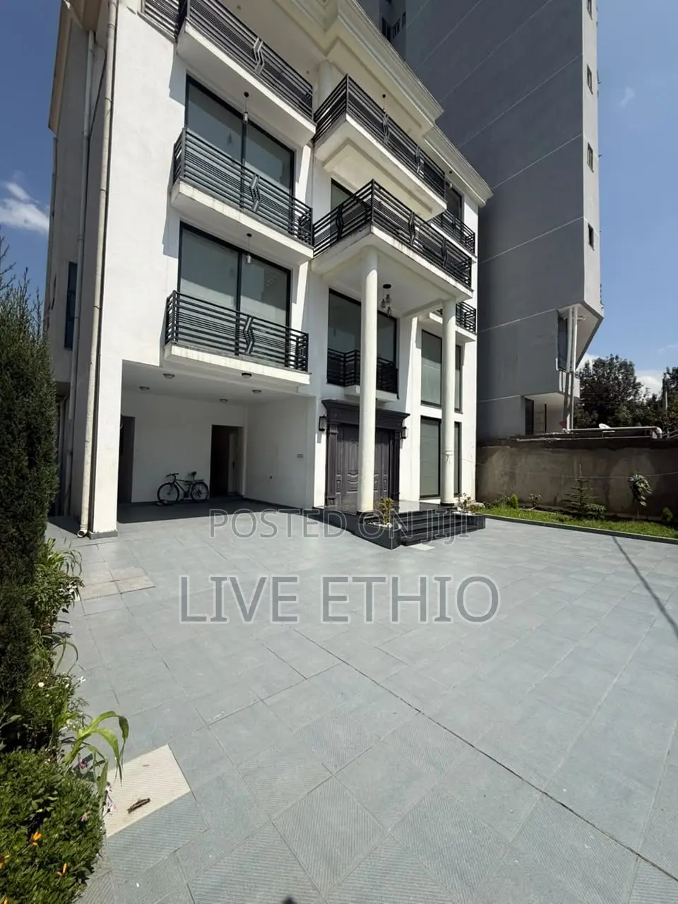 7bdrm House in Yeka for rent
