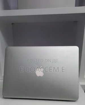 New Laptop Apple MacBook 8GB Intel Core i7 SSD 128GB