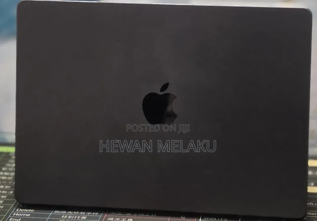 New Laptop Apple MacBook Pro 2024 M4 16GB Apple M4 Pro SSD 512GB