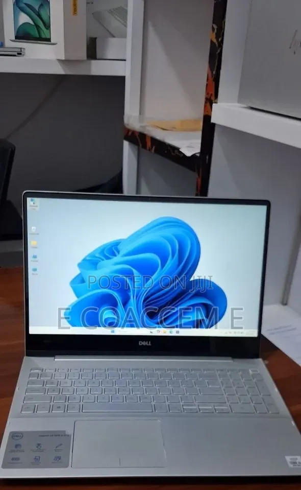 New Laptop Dell Inspiron 15 16GB Intel Core i5 SSD 256GB