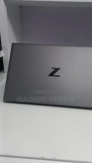 New Laptop HP ZBook Studio G8 16GB Intel Core i7 SSD 512GB
