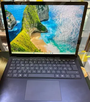New Laptop Microsoft Surface 16GB Intel Core i7 SSD 512GB