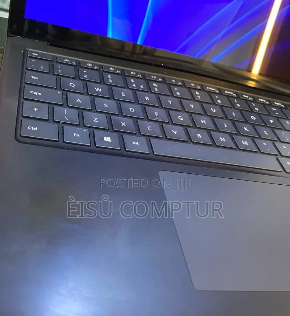 New Laptop Microsoft Surface 16GB Intel Core i7 SSD 512GB