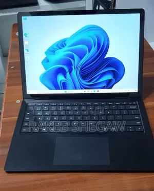 New Laptop Microsoft Surface 16GB Intel Core i7 SSD 512GB