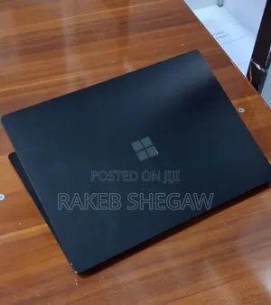 New Laptop Microsoft Surface 16GB Intel Core i7 SSD 512GB
